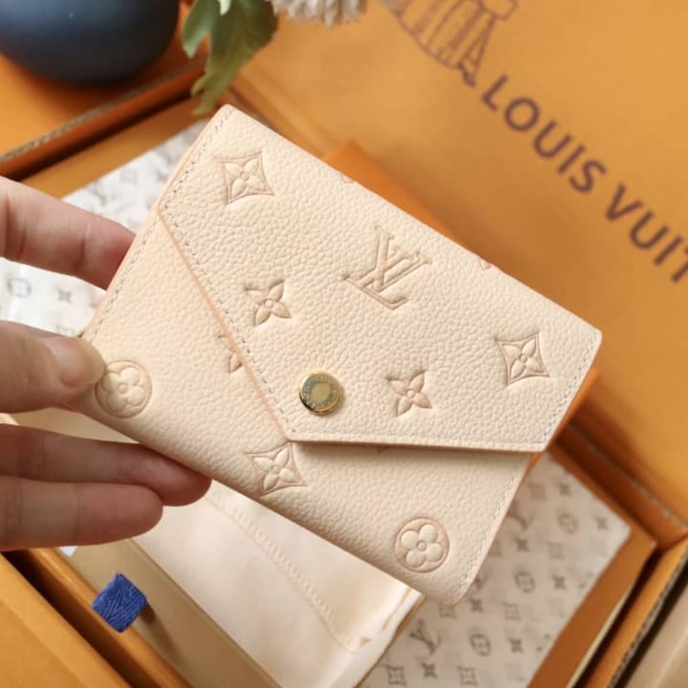 ICONIC SET: LOUIS VUITTON NEVERFULL MM & VICTORINE WALLET - Image 9