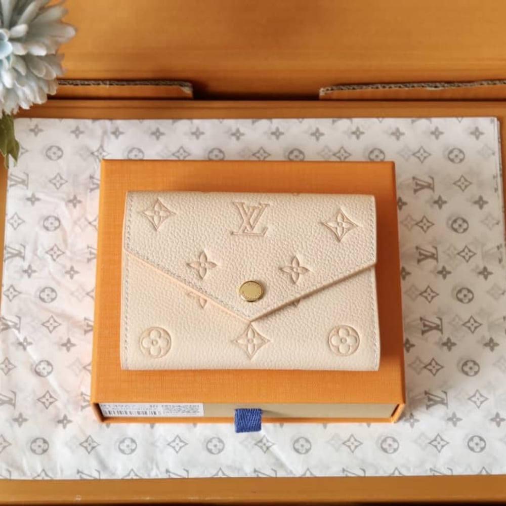 ICONIC SET: LOUIS VUITTON NEVERFULL MM & VICTORINE WALLET - Image 7