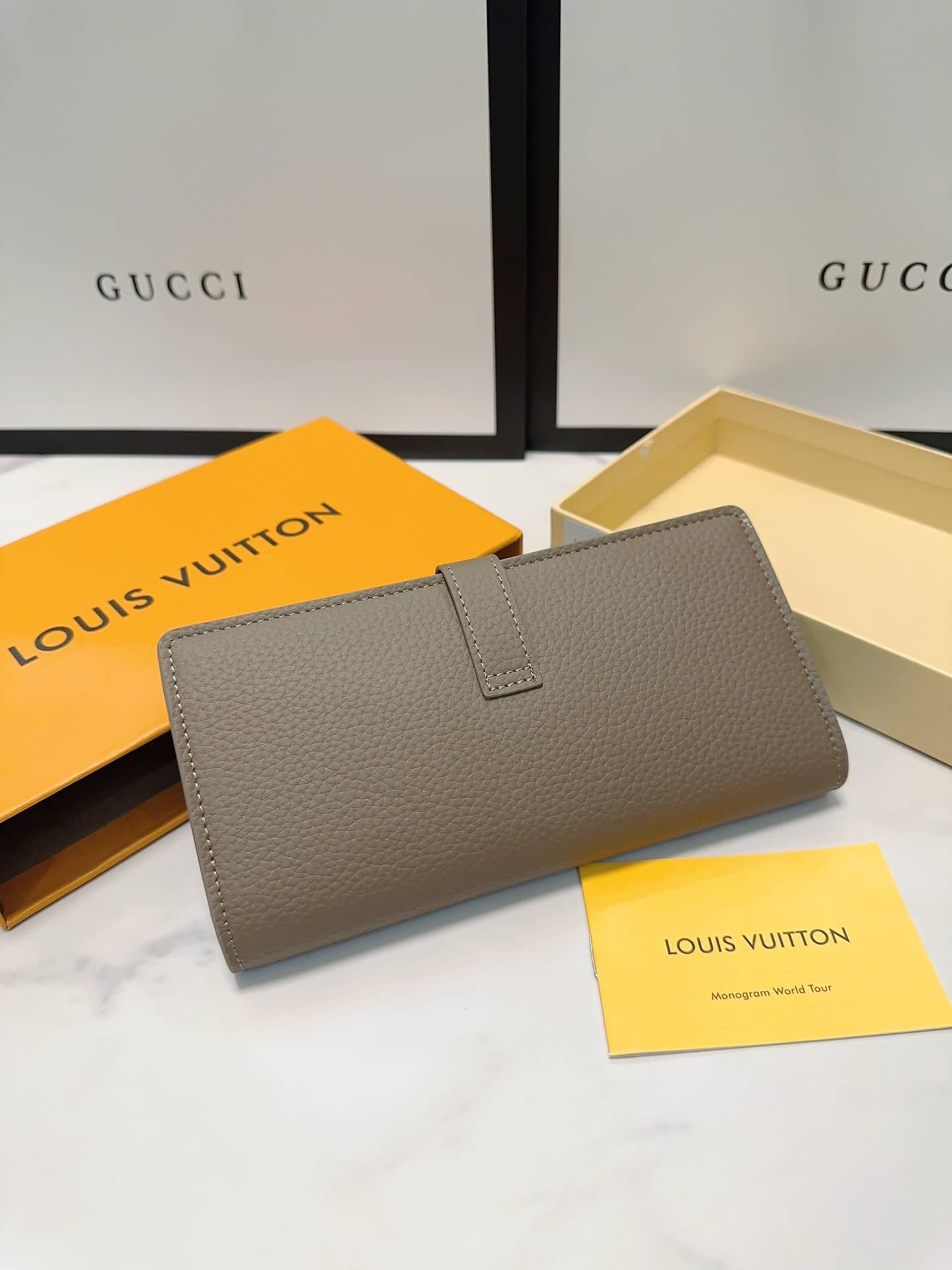 ICONIC SET: LOUIS VUITTON NEVERFULL BANDOULIÈRE INSIDE OUT GM & LV VERTICAL WALLET - Image 10