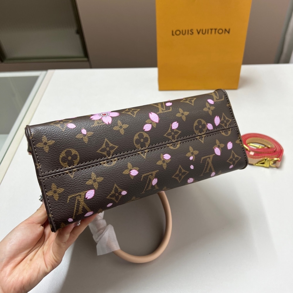 ICONIC SET: LOUIS VUITTON X TAKASHI MURAKAMI ONTHEGO PM & VICTORINE WALLET - Image 4