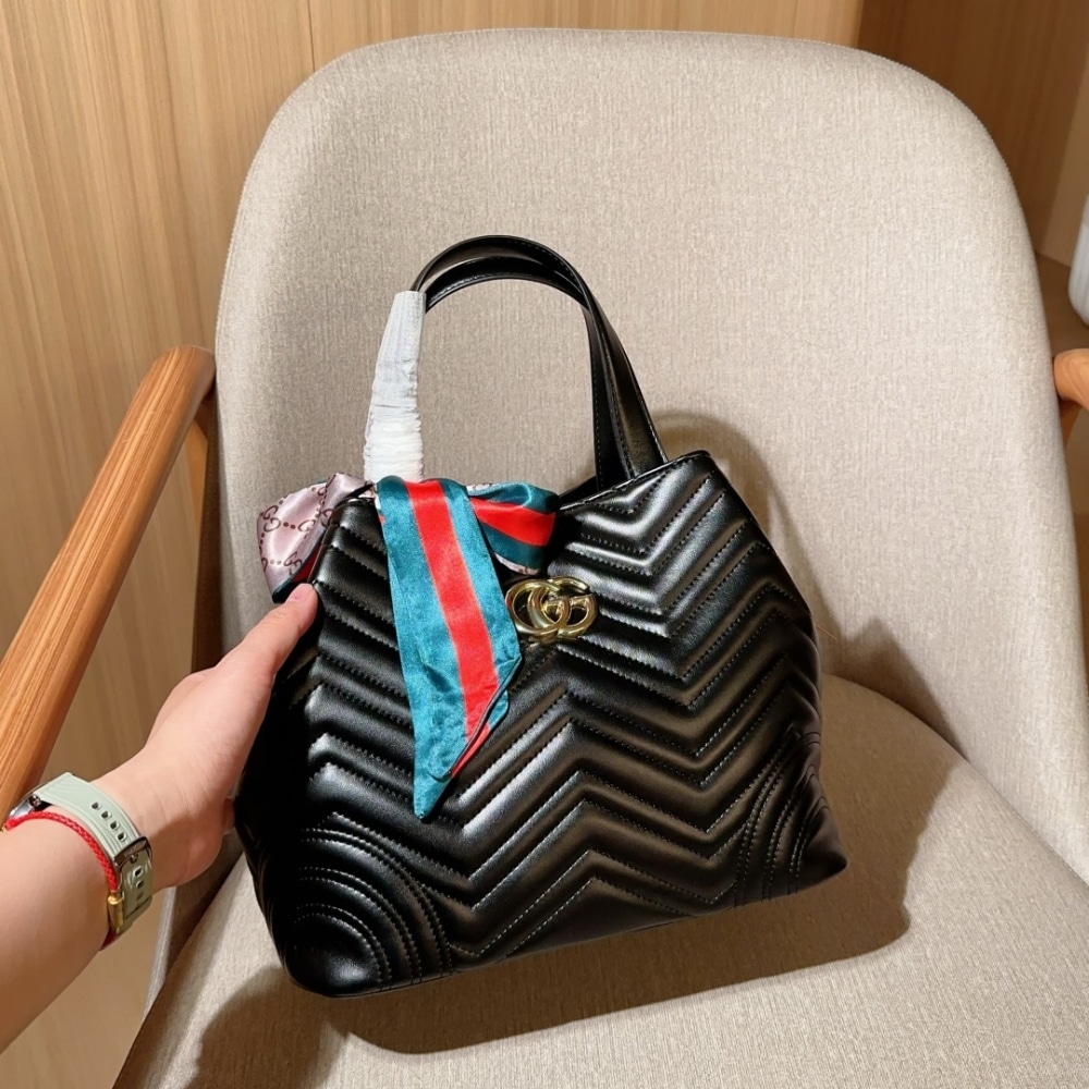 GUCCI BETTY MEDIUM TOTE BAG BLACK MATELASSE 28CM 847387 AAFA1 1000 - Image 3