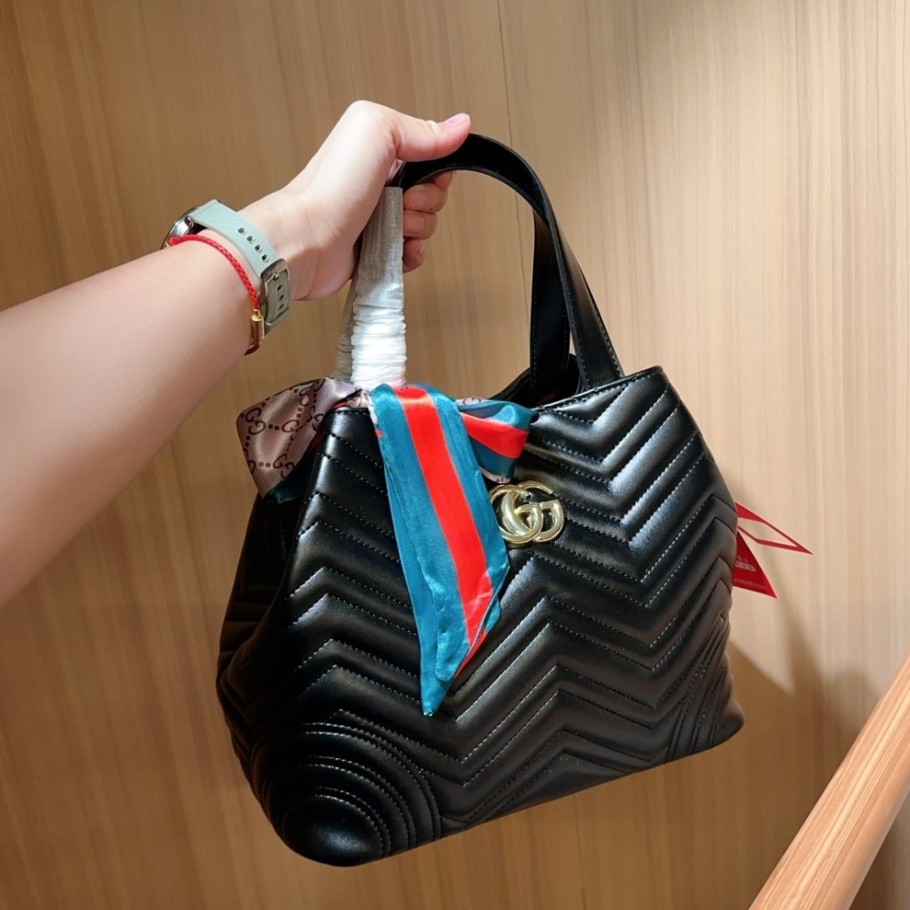 GUCCI BETTY MEDIUM TOTE BAG BLACK MATELASSE 28CM 847387 AAFA1 1000 - Image 4