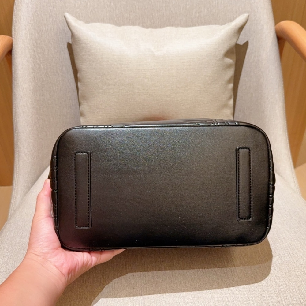 GUCCI BETTY MEDIUM TOTE BAG BLACK MATELASSE 28CM 847387 AAFA1 1000 - Image 6