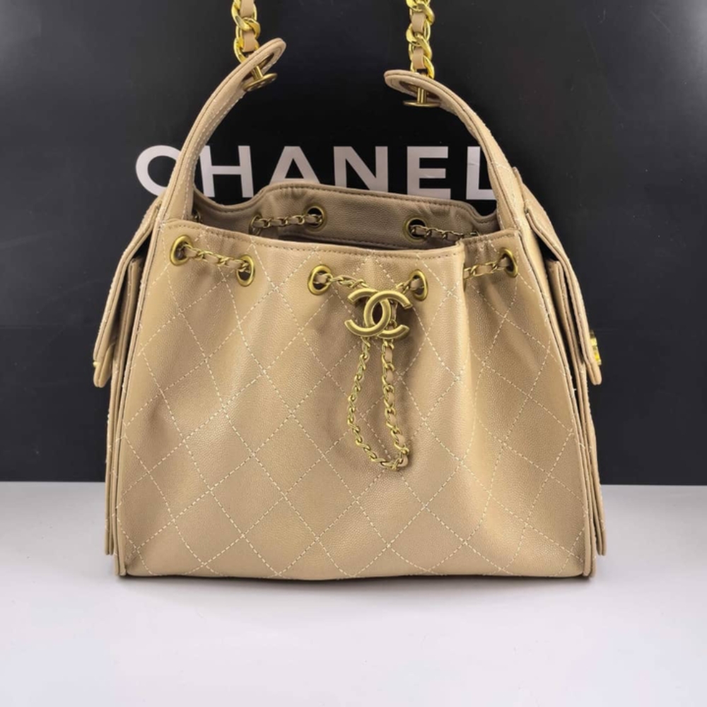 Alternative view of CHANEL 25 SMALL HANDBAG GRAINED AND GOLD TONE METAL BEIGE 26CM