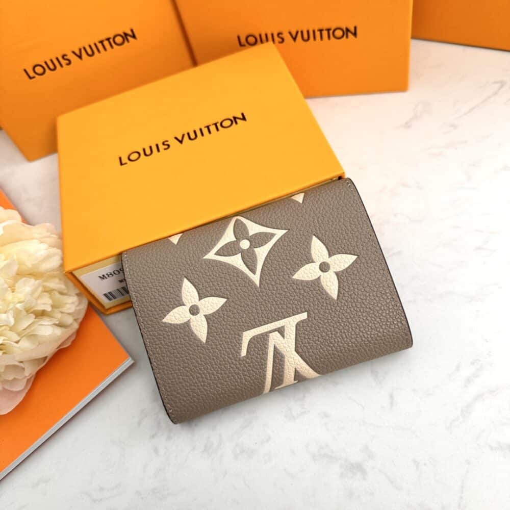 ICONIC SET: LOUIS VUITTON ONTHEGO PM & VICTORINE WALLET - Image 8