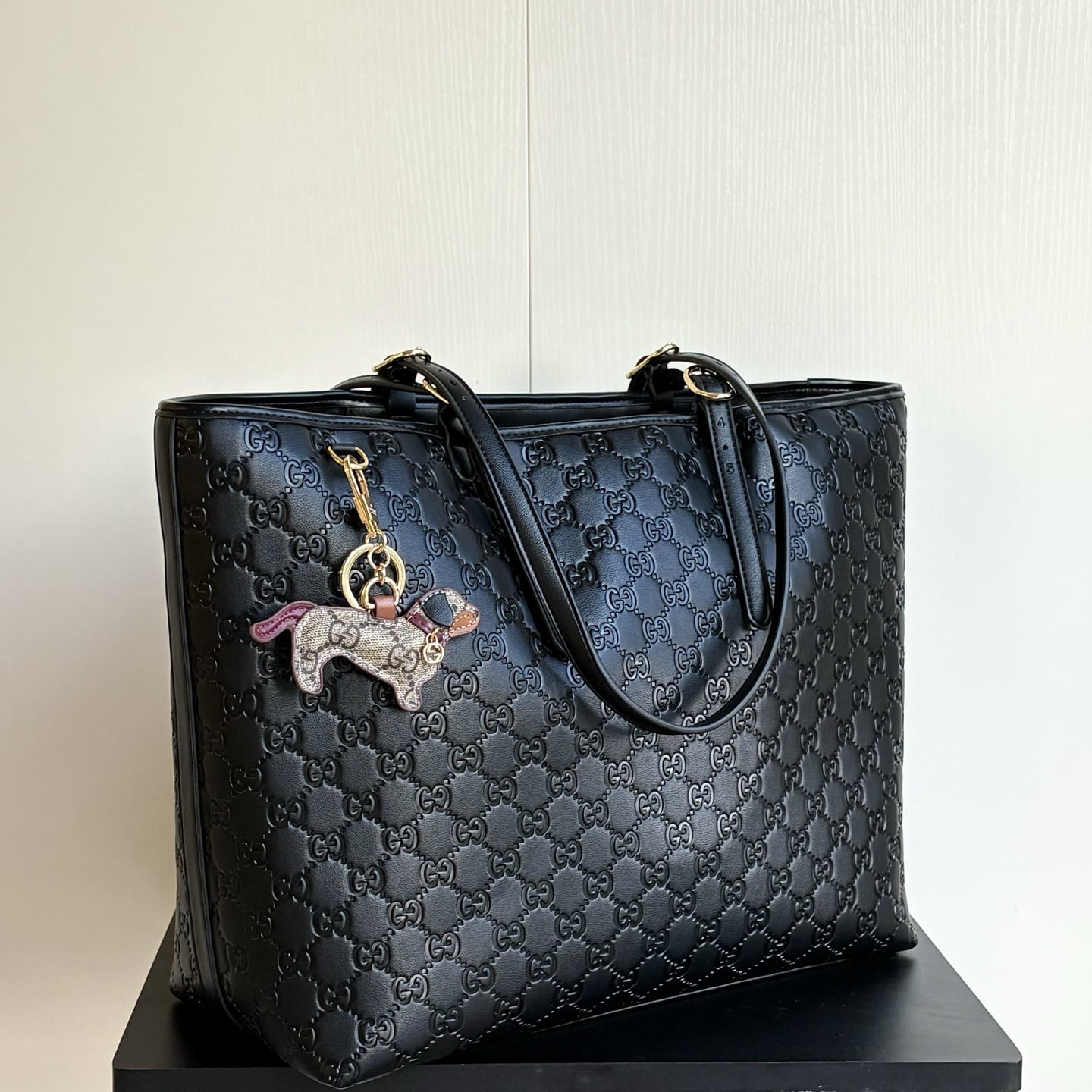 GUCCI GG EMBLEM LARGE TOTE BAG BLACK 37CM 847455 AAFDV 1000 - Image 3