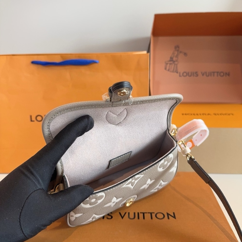 LOUIS VUITTON NANO DIANE BEIGE 19CM M83300 - Image 9
