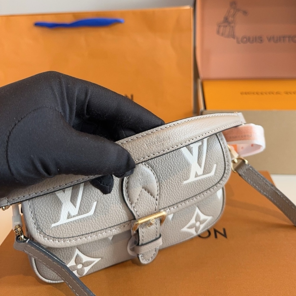 LOUIS VUITTON NANO DIANE BEIGE 19CM M83300 - Image 7