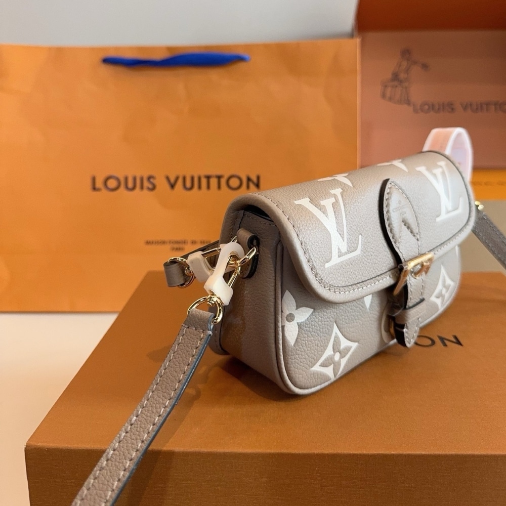 LOUIS VUITTON NANO DIANE BEIGE 19CM M83300 - Image 4