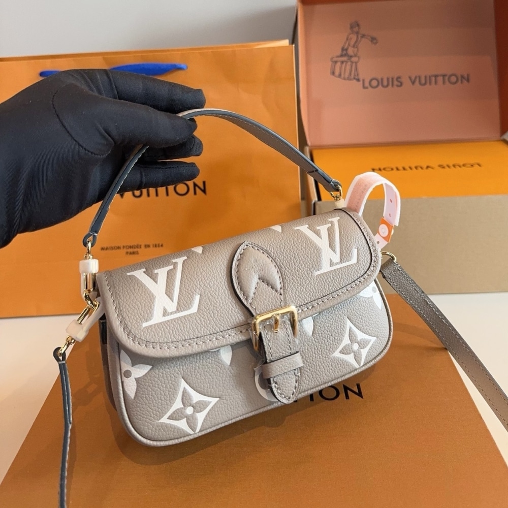 LOUIS VUITTON NANO DIANE BEIGE 19CM M83300 - Image 3