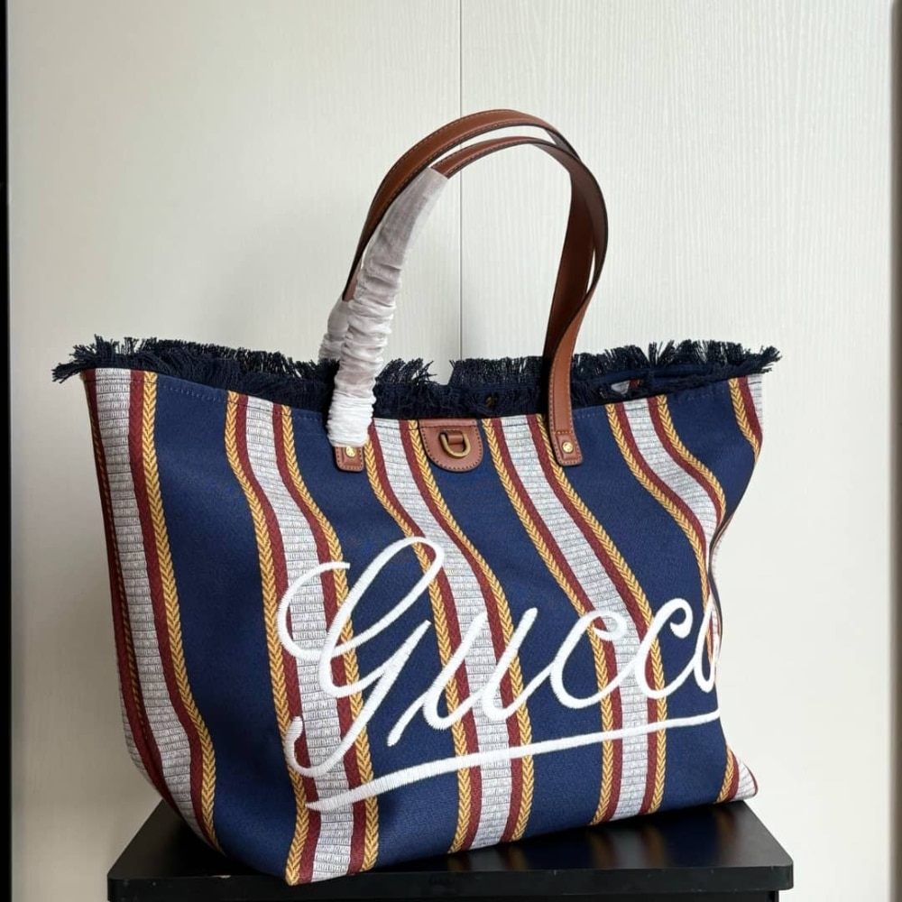 GUCCI EMBROIDERED LARGE CANVAS TOTE BAG IN DARK BLUE AND MULTICOLOR 37CM 818779 FAEF8 8796 - Image 4