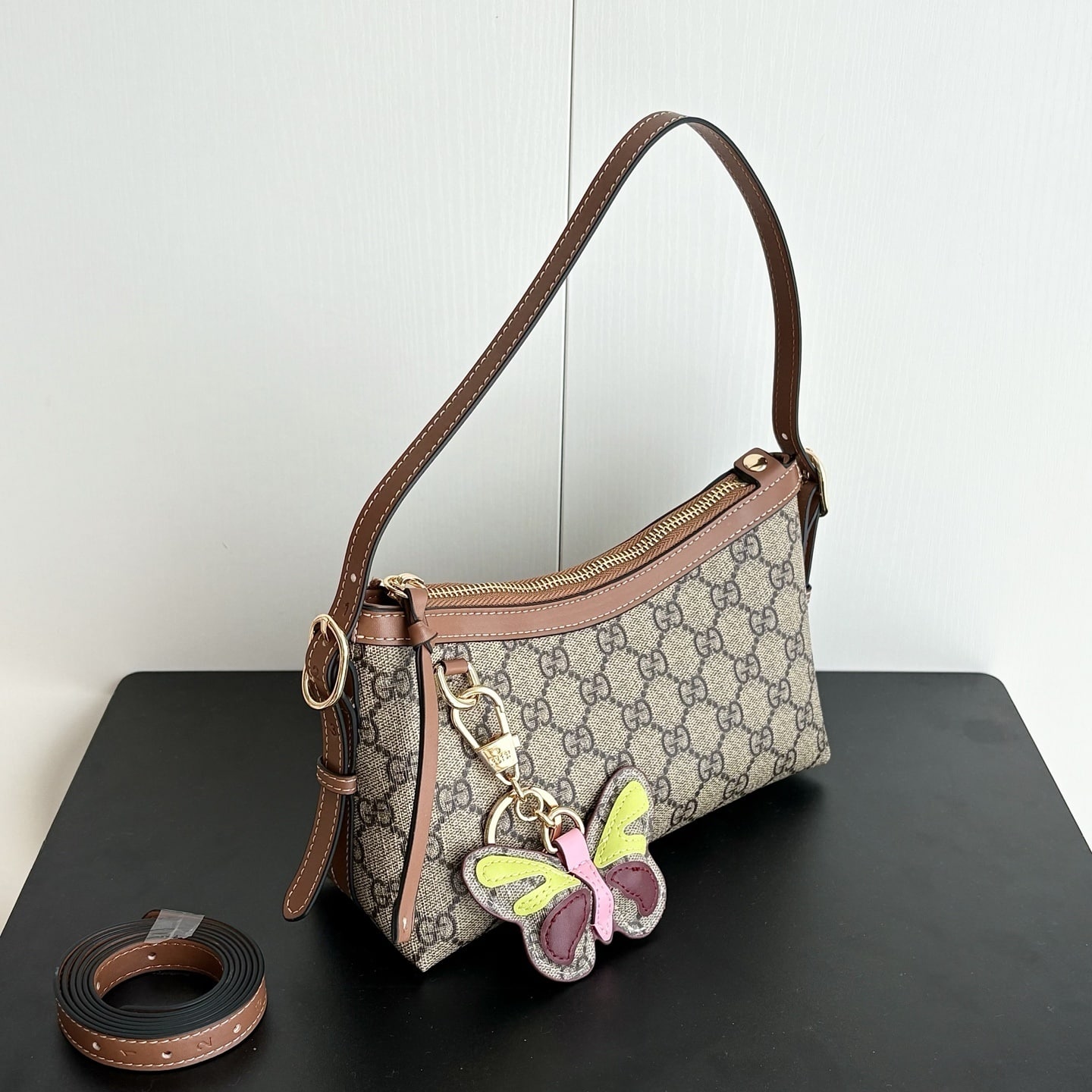 GUCCI GG EMBLEM MEDIUM SHOULDER BAG BEIGE AND DARK BROWN 22CM 847449 FAD6L 9758 - Image 3