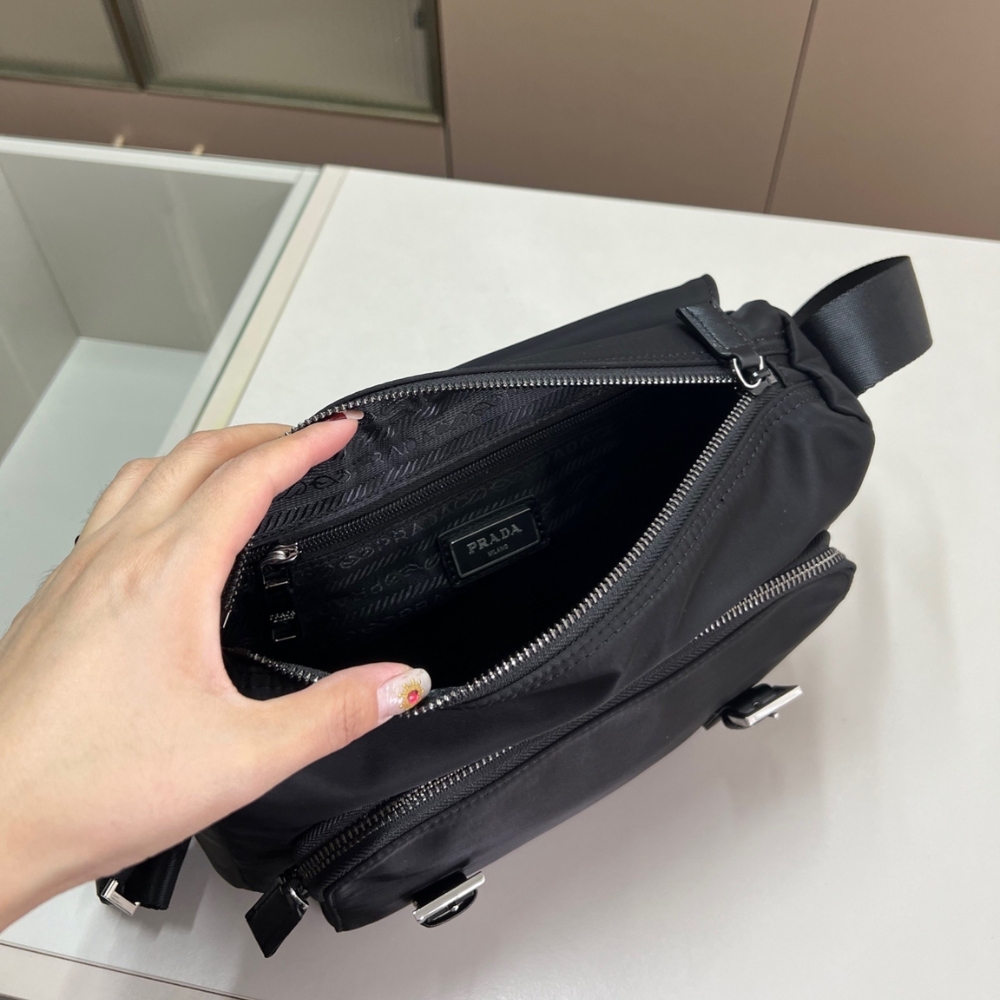 PRADA RE NYLON SHOULDER BAG BLACK 30CM 1BD953 RV44 F0002 V B1M - Image 8