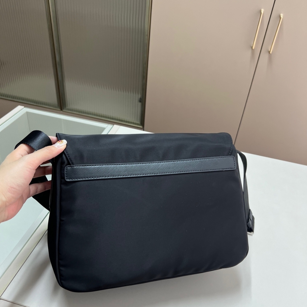 PRADA RE NYLON SHOULDER BAG BLACK 30CM 1BD953 RV44 F0002 V B1M - Image 6