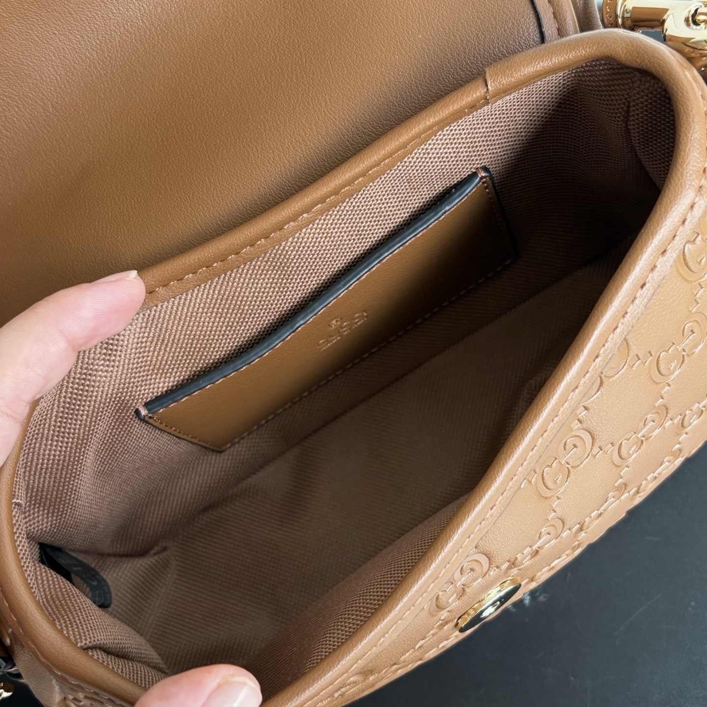 GUCCI GG EMBLEM SMALL SHOULDER BAG BROWN 20CM - Image 8