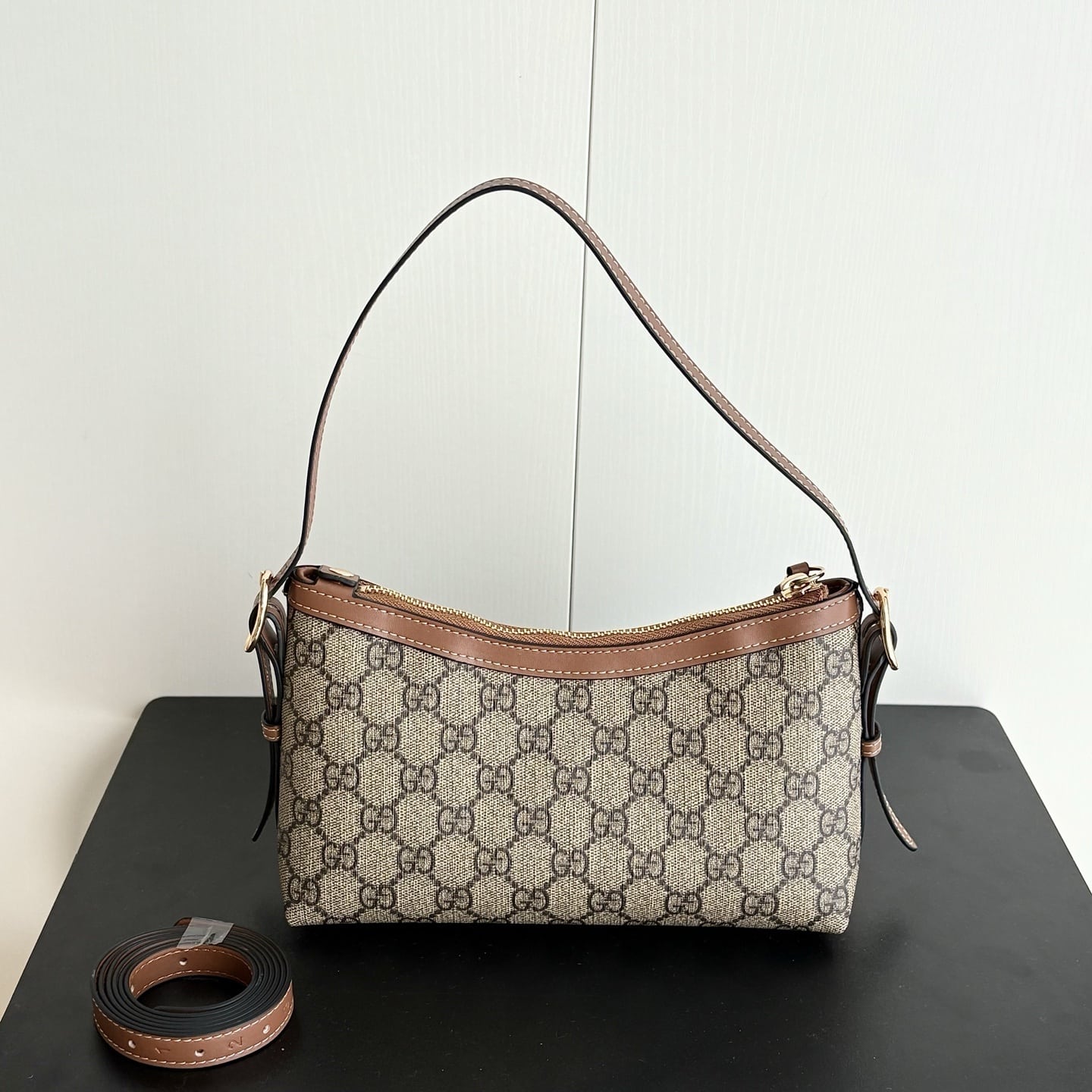 GUCCI GG EMBLEM MEDIUM SHOULDER BAG BEIGE AND DARK BROWN 22CM 847449 FAD6L 9758 - Image 4