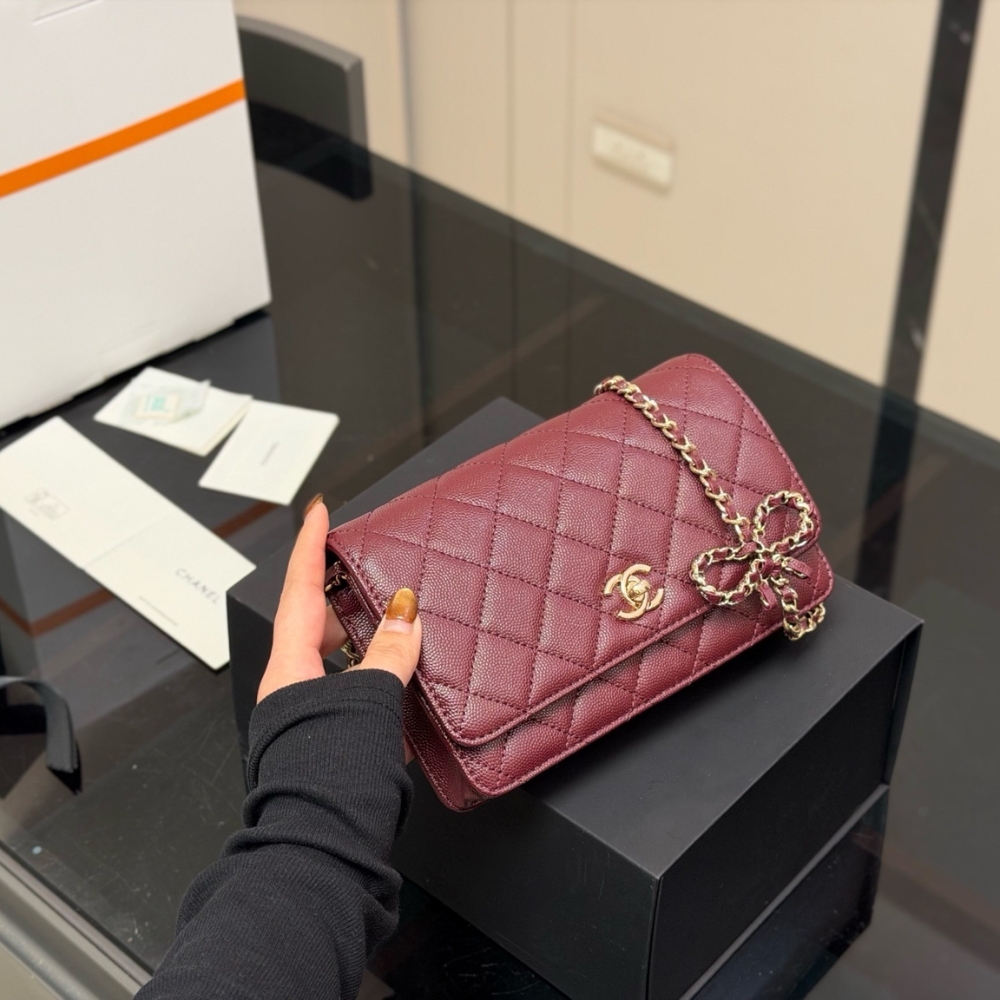 Alternative view of Chanel Wallet On Chain Gold Tone Metal Burgundy 19Cm AP3304 B10706 NN276