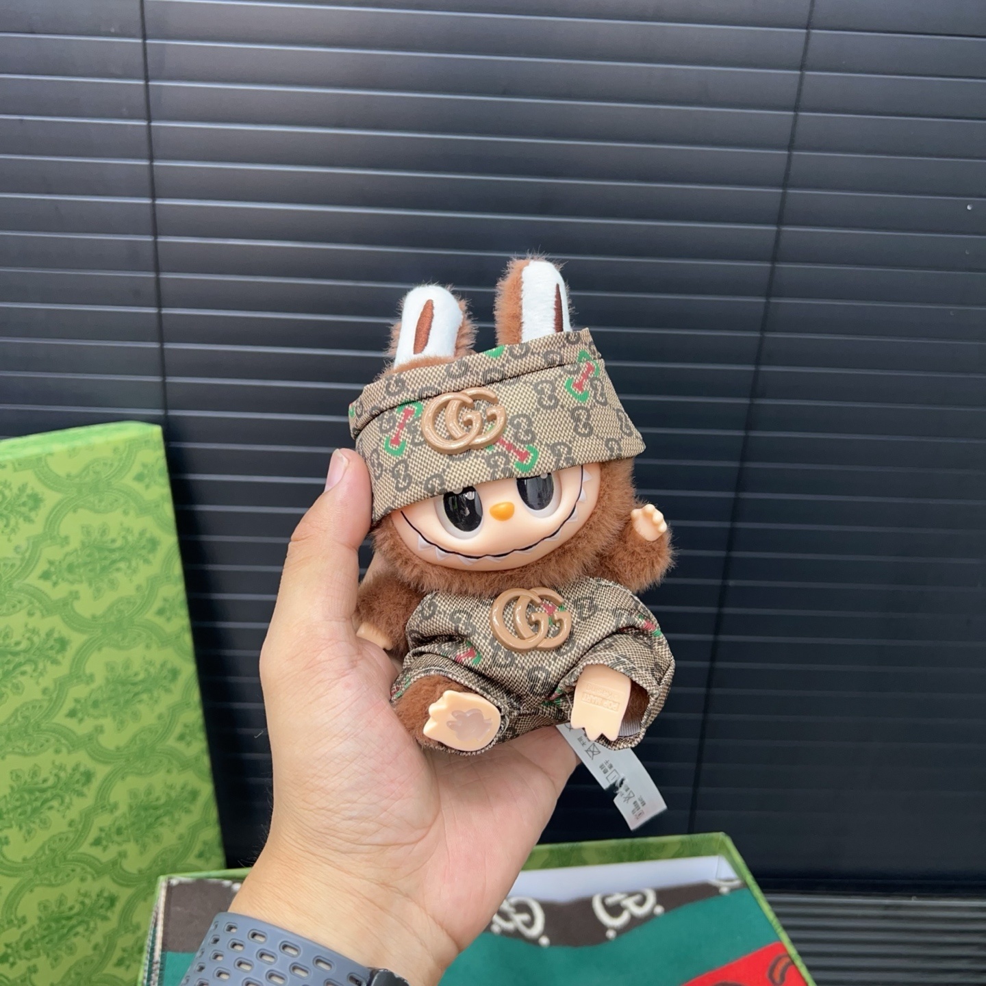 GIFT SET: GUCCI NEO VINTAGE BELT BAG WITH LABUBU ACCESSORIES & GG JACQUARD WOOL AND SILK BLEND SCARF - Image 4