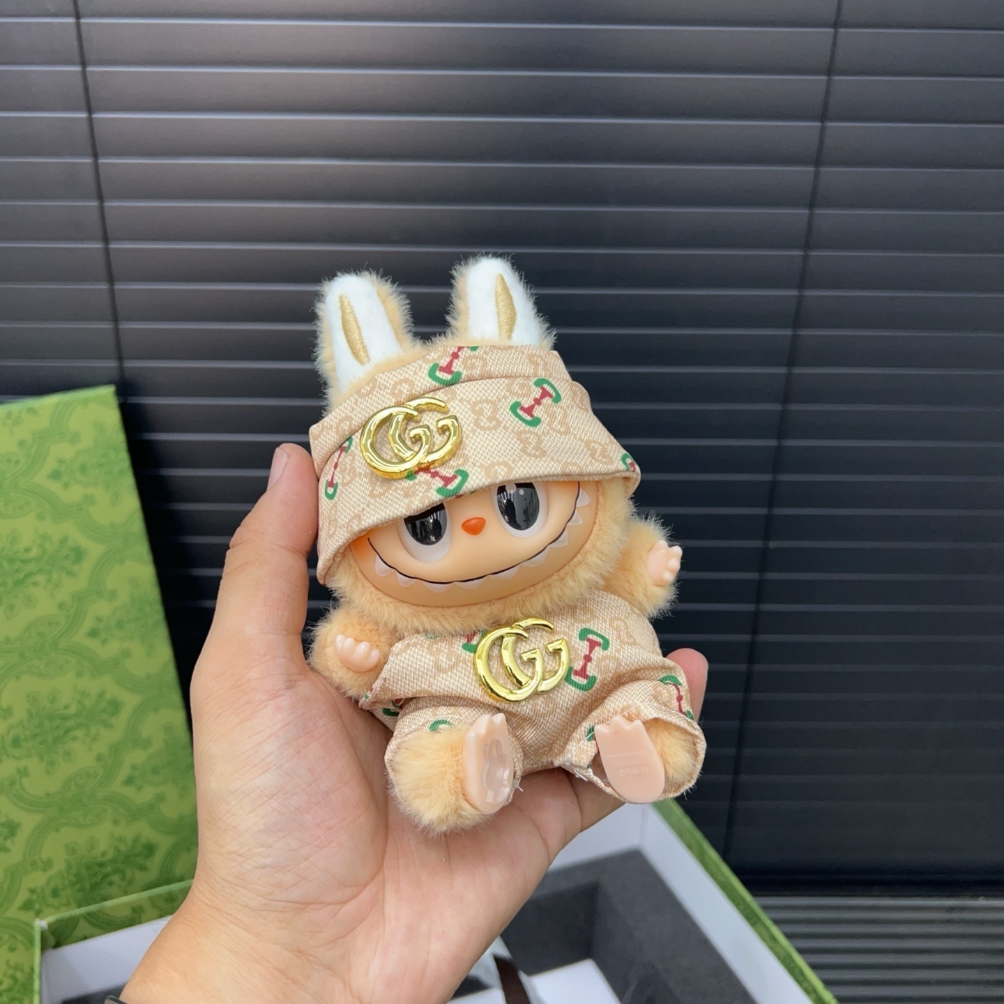 GIFT SET: GUCCI NEO VINTAGE SUPREME MINI TOTE BAG WITH LABUBU ACCESSORIES & BAG CHARM - Image 7