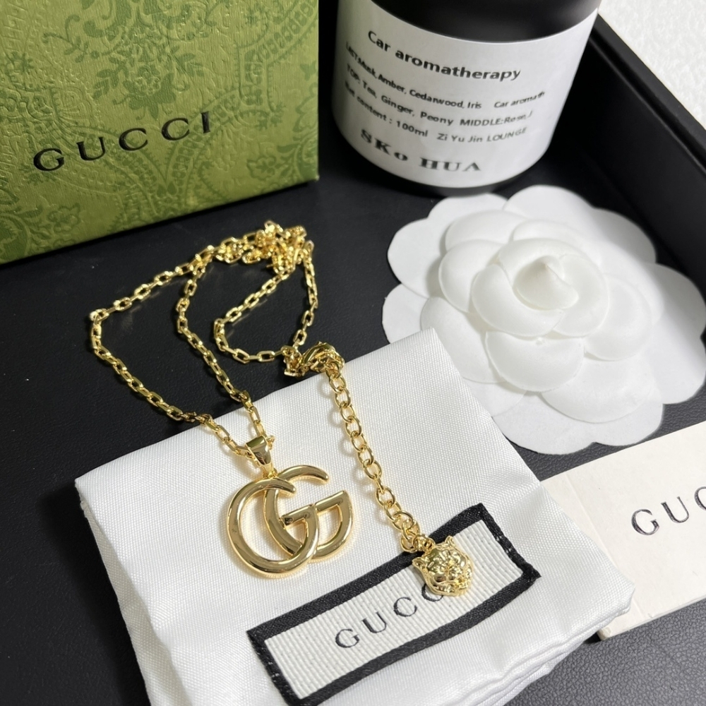 Alternative view of GUCCI GG RUNNING NECKLACE IN YELLOW GOLD WITH DOUBLE G PENDANT 502088 J8500 8000