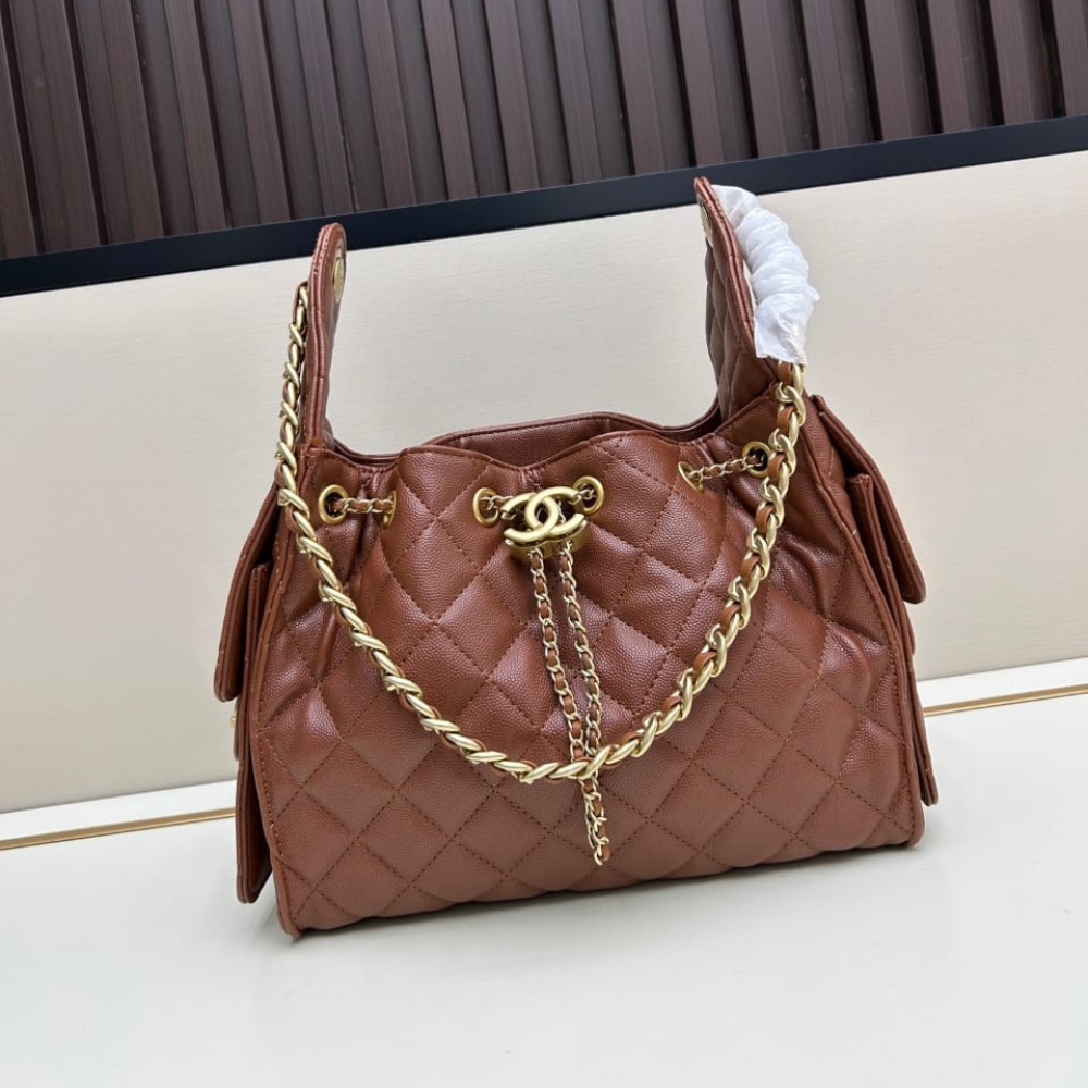 Alternative view of CHANEL 25 SMALL HANDBAG GRAINED AND GOLD TONE METAL BROWN 26CM AS5293 B20304 U1192