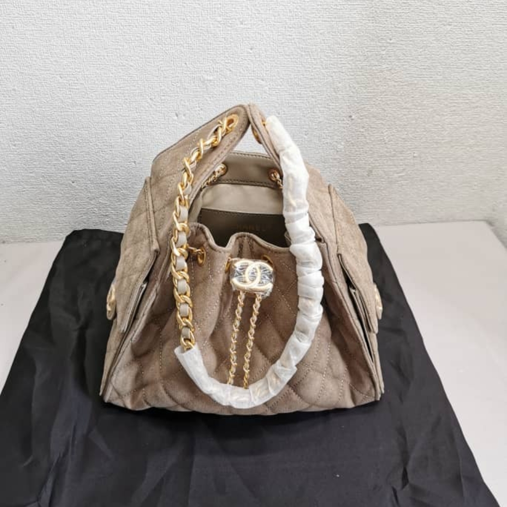 Alternative view of CHANEL 25 SMALL HANDBAG GOLD TONE METAL LIGHT BROWN 25CM