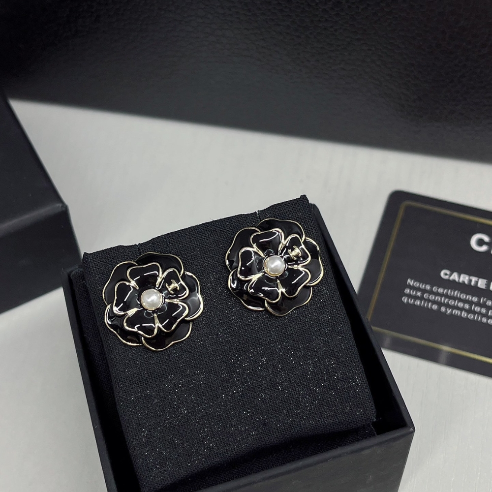 Alternative view of CHANEL CAMELLIA EARRINGS BLACK