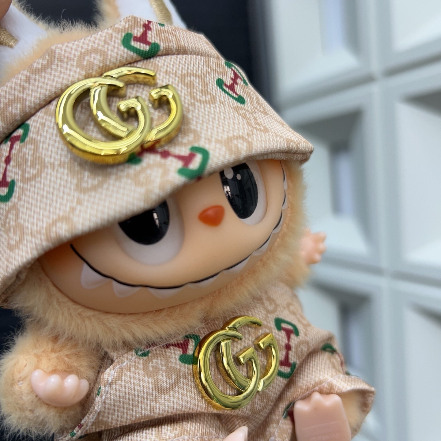 GIFT SET: GUCCI NEO VINTAGE SUPREME MINI TOTE BAG WITH LABUBU ACCESSORIES & BAG CHARM - Image 10