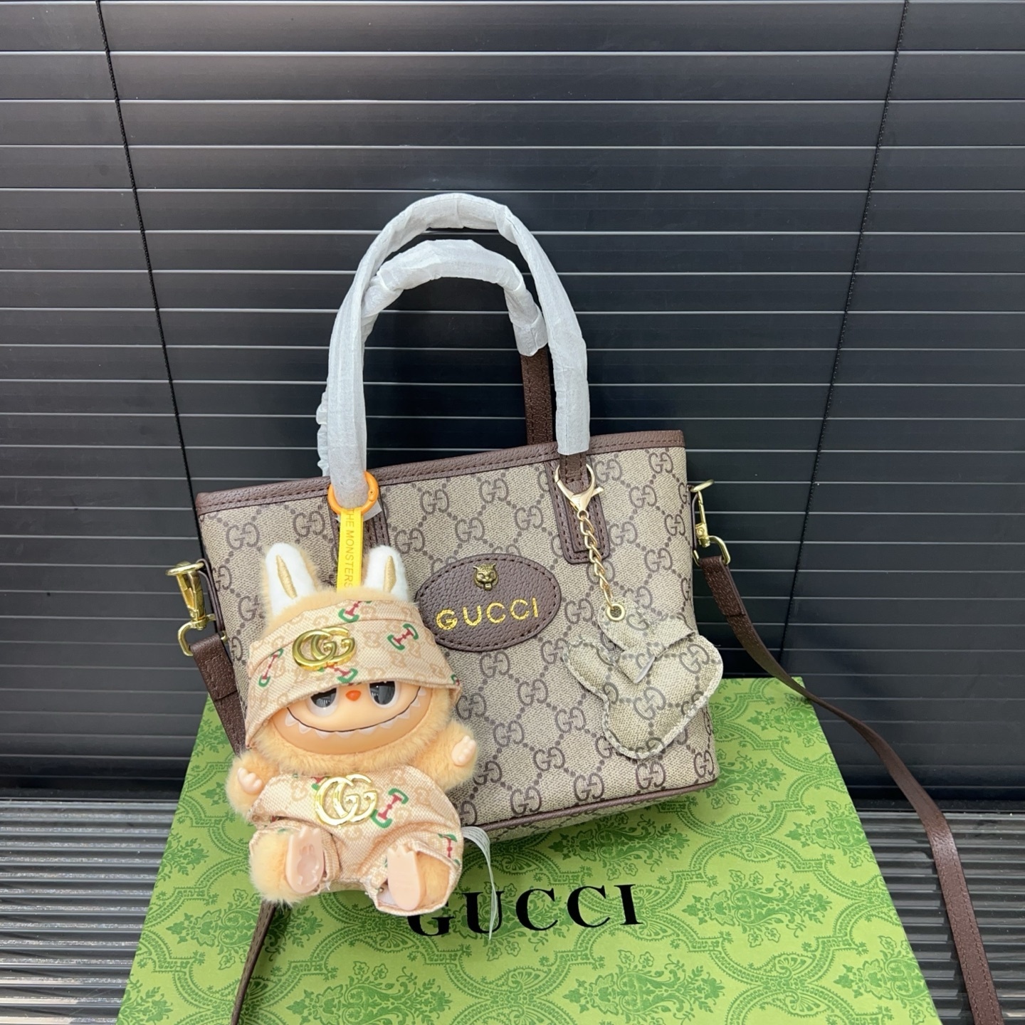 GIFT SET: GUCCI NEO VINTAGE SUPREME MINI TOTE BAG WITH LABUBU ACCESSORIES & BAG CHARM - Image 5