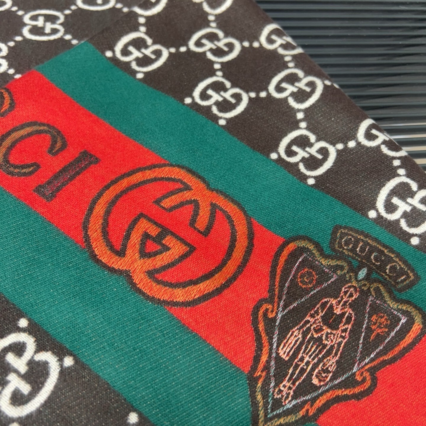 GIFT SET: GUCCI NEO VINTAGE BELT BAG WITH LABUBU ACCESSORIES & GG JACQUARD WOOL AND SILK BLEND SCARF - Image 10