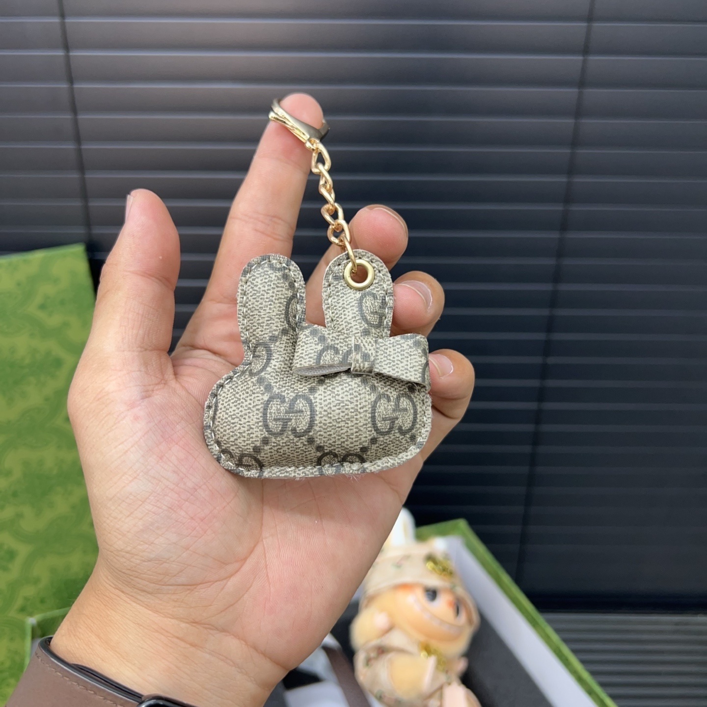 GIFT SET: GUCCI NEO VINTAGE SUPREME MINI TOTE BAG WITH LABUBU ACCESSORIES & BAG CHARM - Image 8