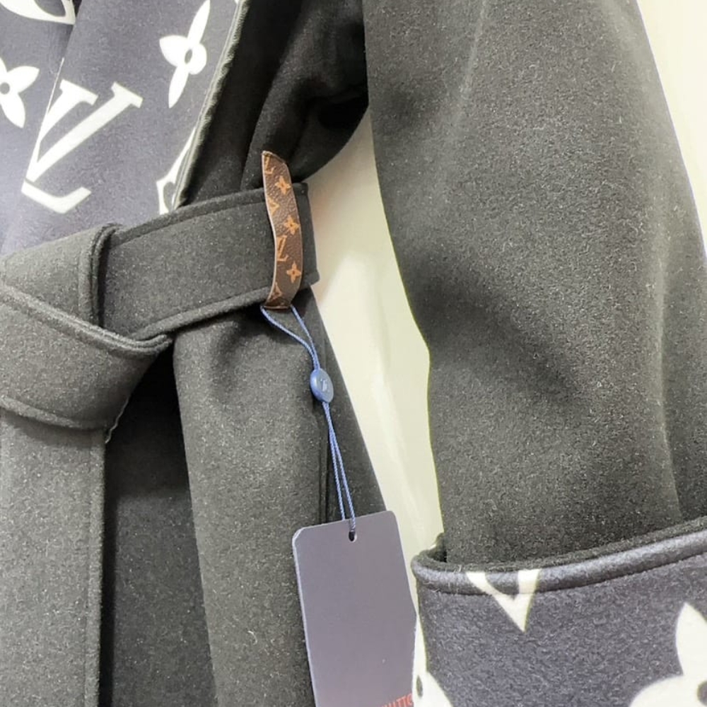 Louis Vuitton Signature Short Hooded Wrap Coat Black - Image 3