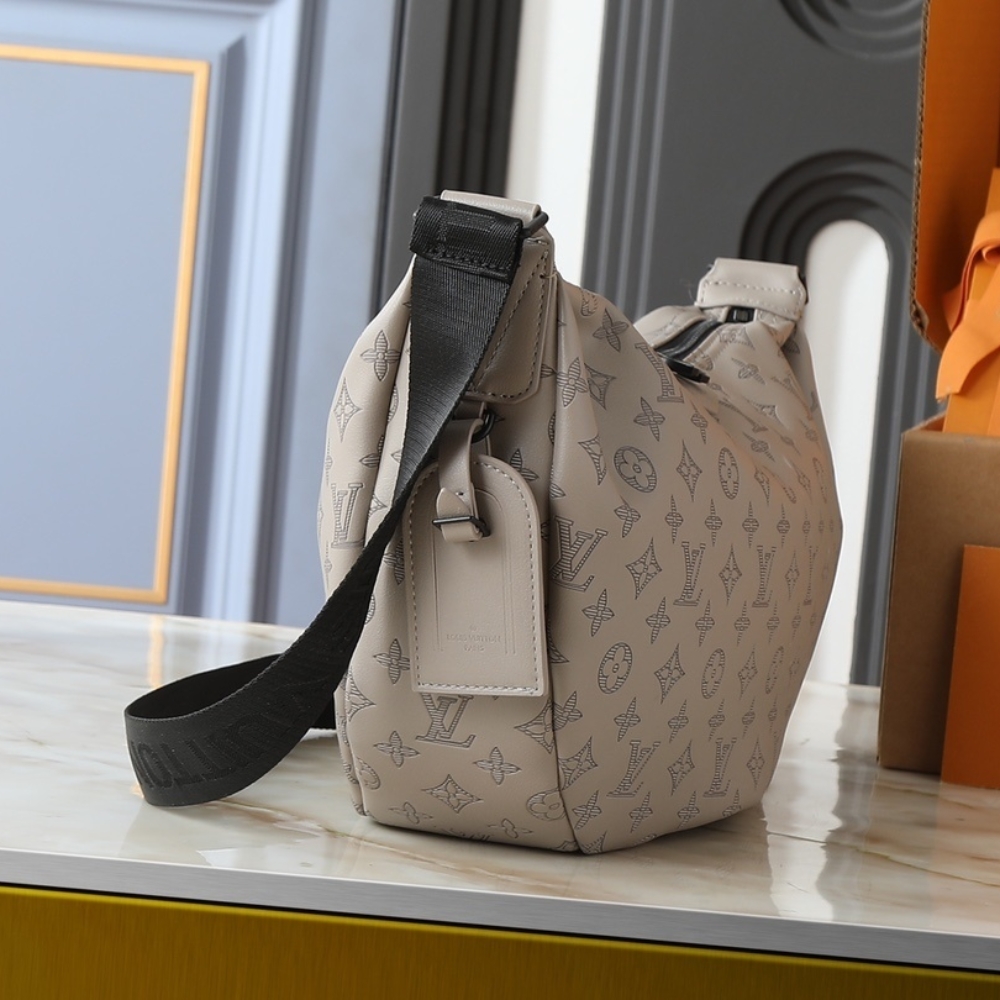 LOUIS VUITTON HOBO HAMAC SABLE 39CM M24468 - Image 3