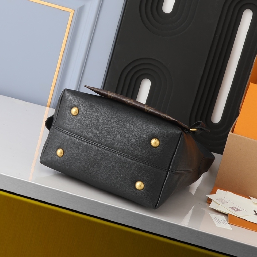 LOUIS VUITTON LOW KEY HOBO PM BLACK 28CM M25352 - Image 4