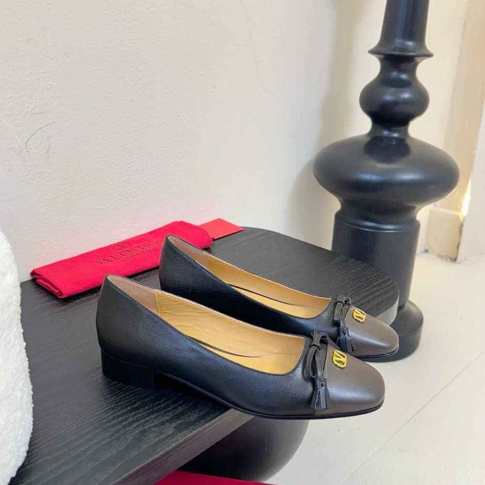 Alternative view of VALENTINO VALET DU ROI BALLERINA IN KIDSKIN IN BLACK 6Y0S0L03VMH BXV