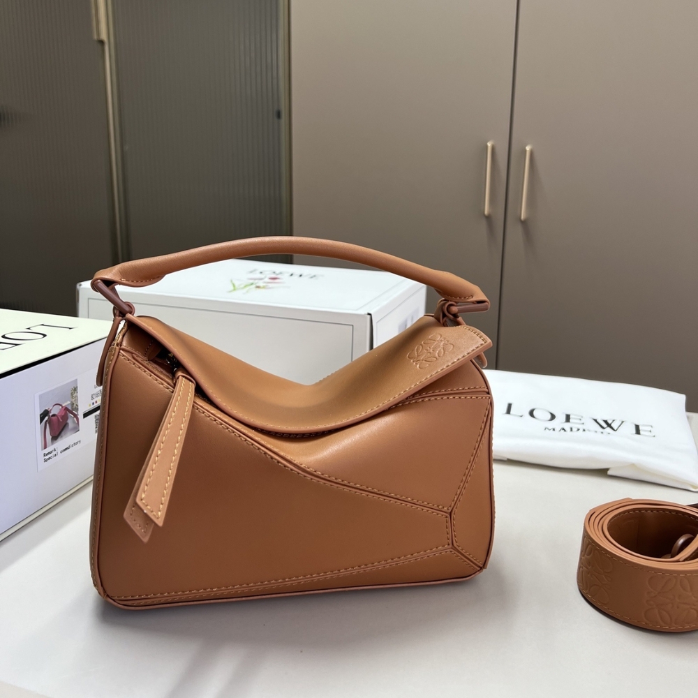 LOEWE SMALL FEATHERLIGHT PUZZLE BAG BROWN 24CM A510PLSX01 3565 - Image 3