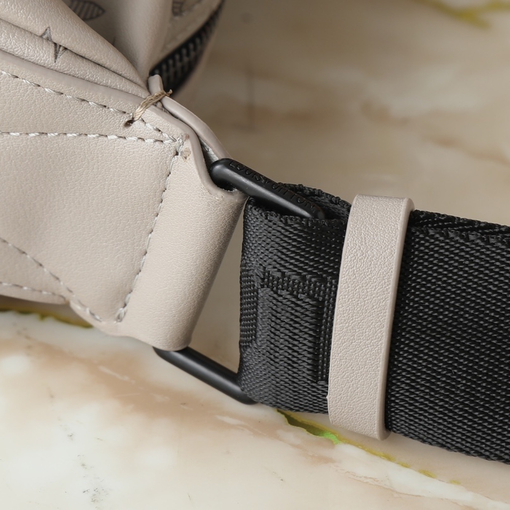 LOUIS VUITTON HOBO HAMAC SABLE 39CM M24468 - Image 8