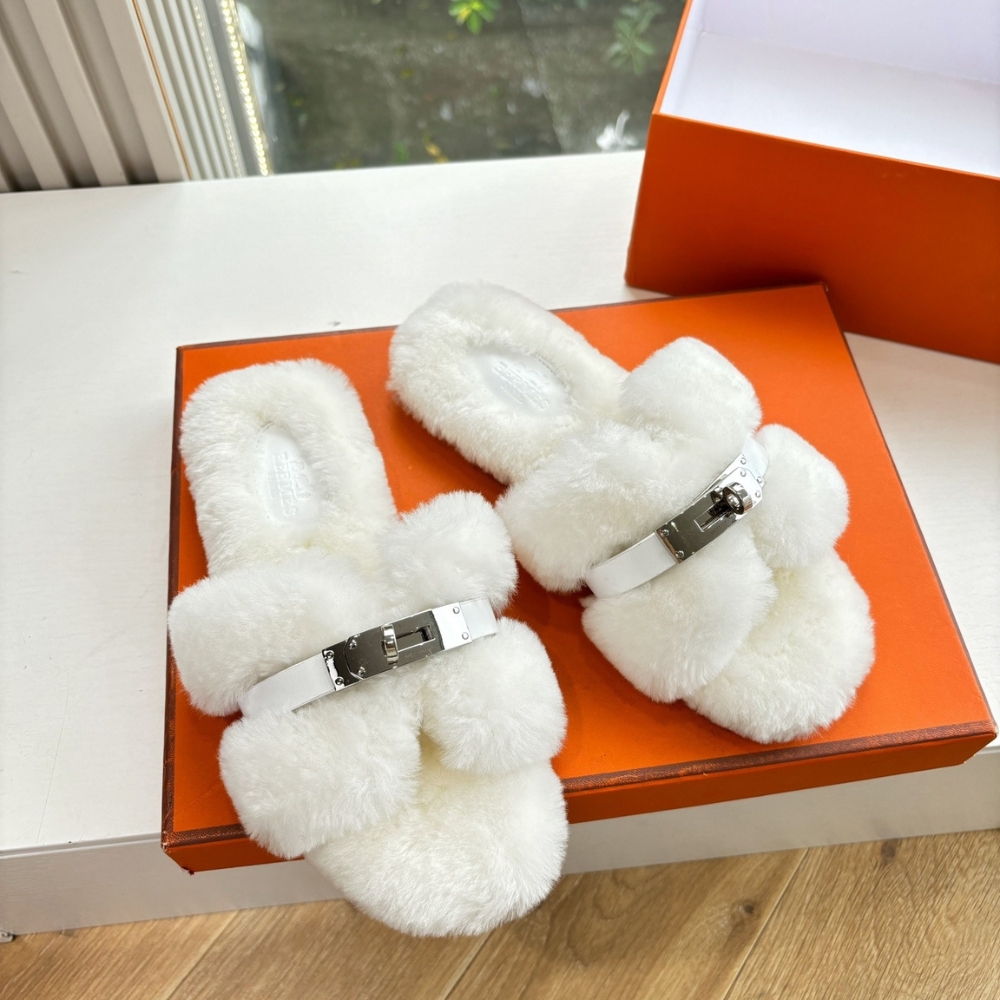 Alternative view of HERMES SHEARLING FUR ORAN SILVER BUCKLE SANDAL WHITE