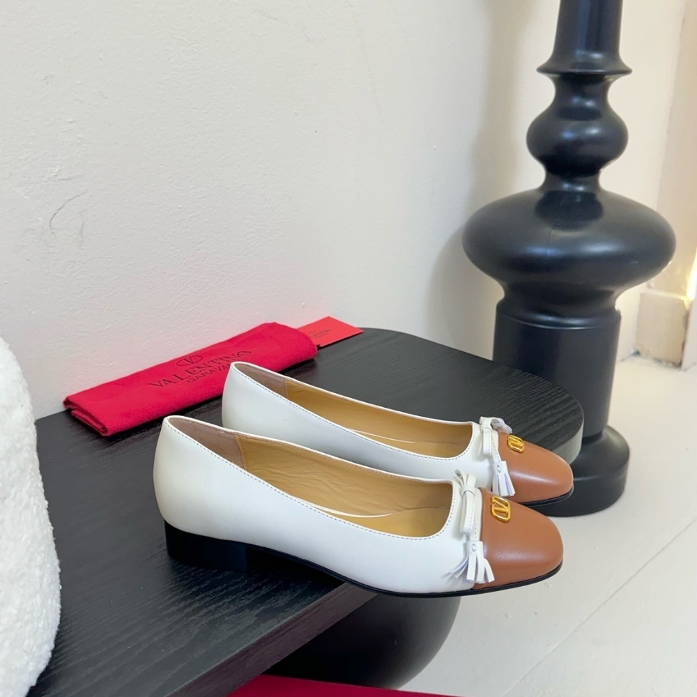 Alternative view of VALENTINO VALET DU ROI BALLERINA IN KIDSKIN IN BUTTER 7W2S0MR8DDT AHA