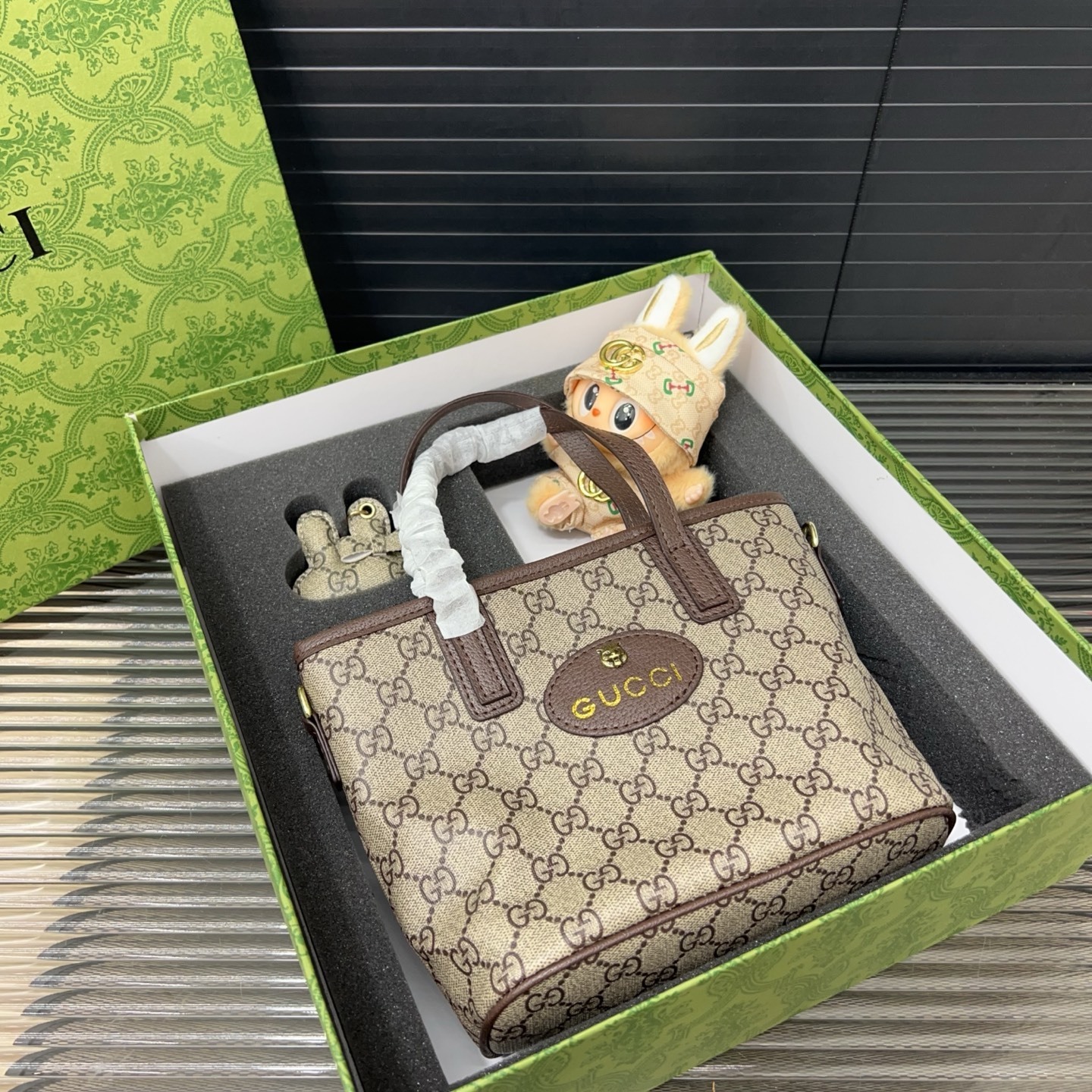 GIFT SET: GUCCI NEO VINTAGE SUPREME MINI TOTE BAG WITH LABUBU ACCESSORIES & BAG CHARM - Image 2