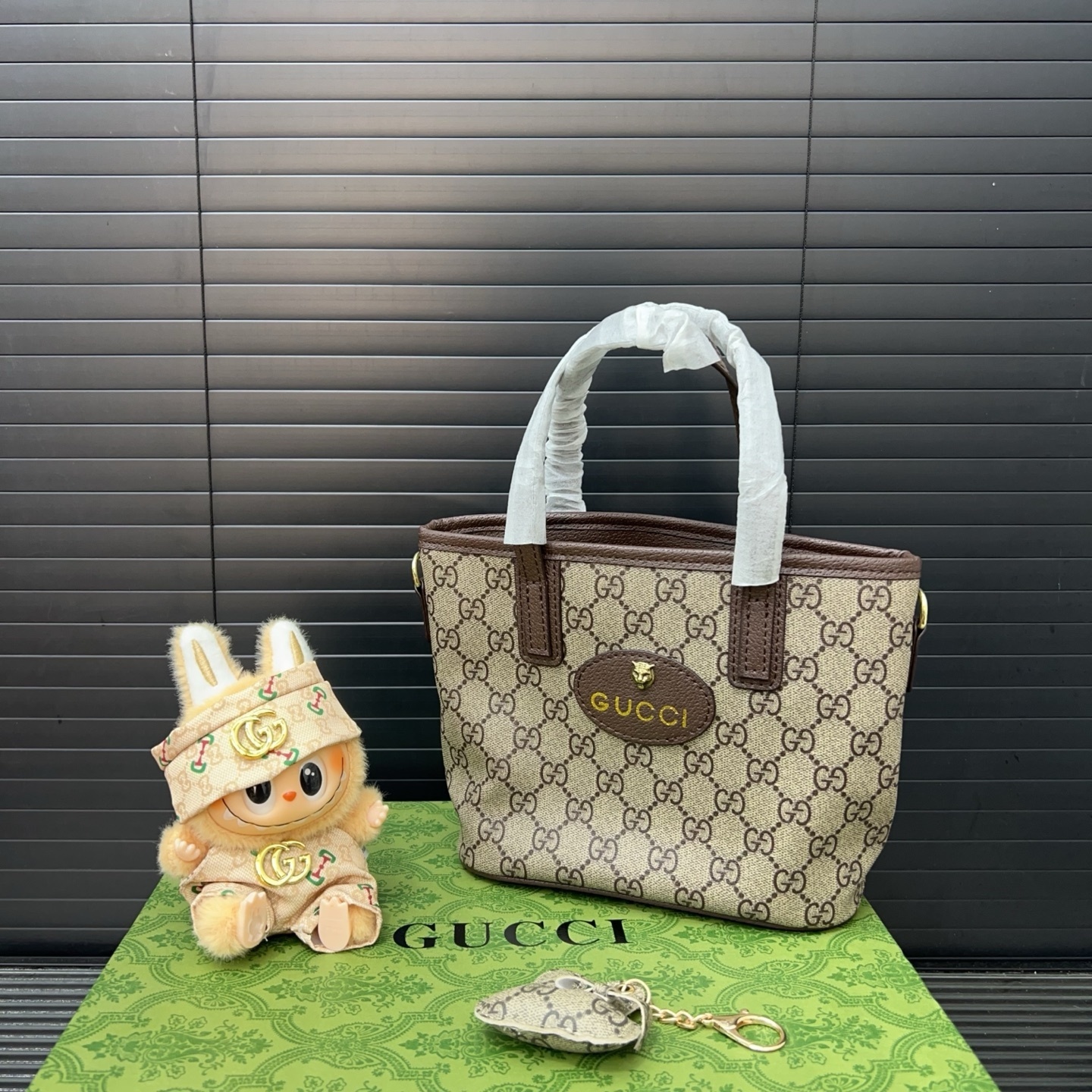 GIFT SET: GUCCI NEO VINTAGE SUPREME MINI TOTE BAG WITH LABUBU ACCESSORIES & BAG CHARM - Image 4