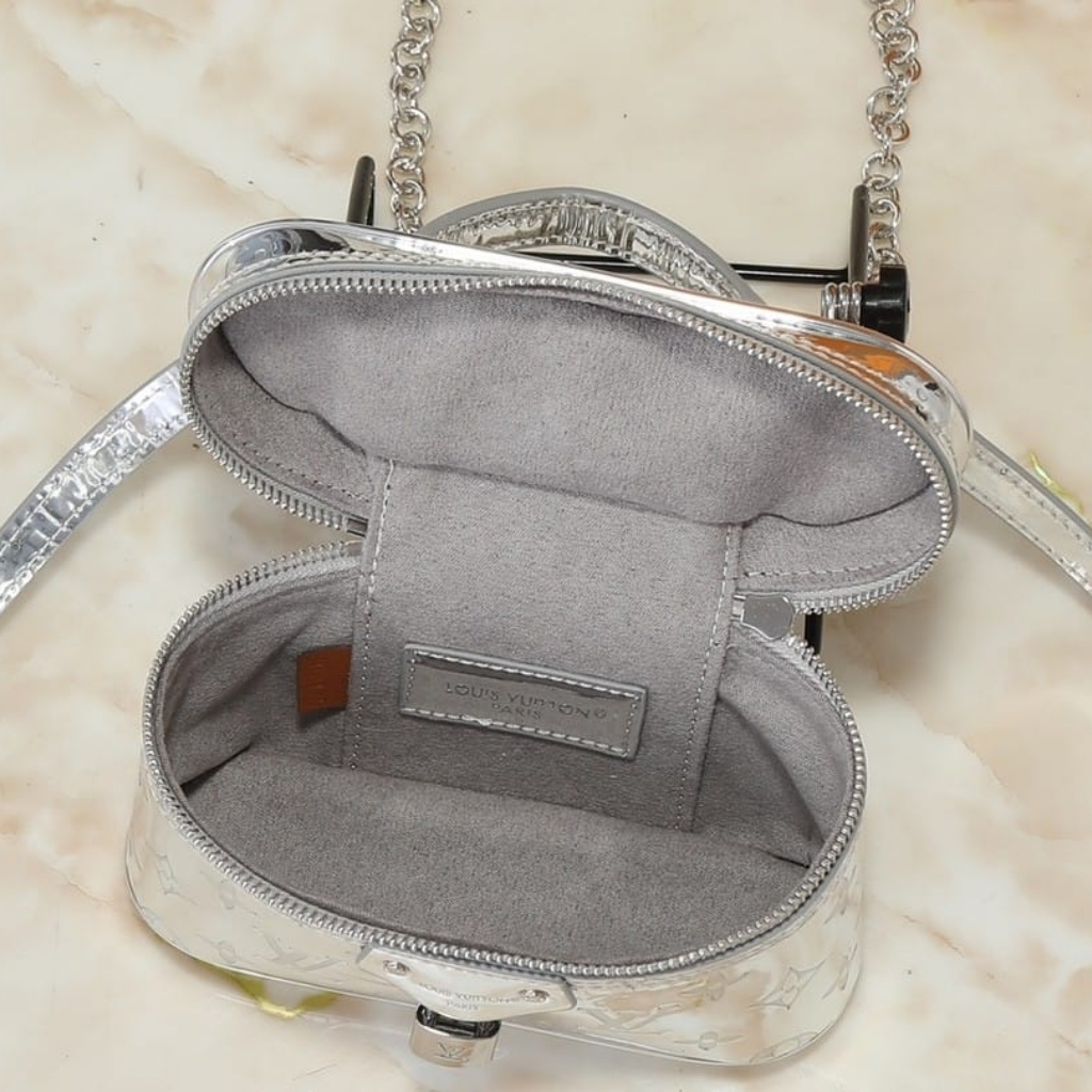 Louis Vuitton Vanity Chain Pouch Silver 19cm M26097 - Image 7