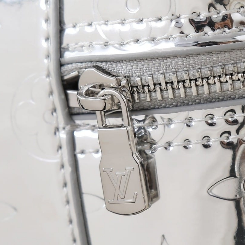 Louis Vuitton Vanity Chain Pouch Silver 19cm M26097 - Image 8