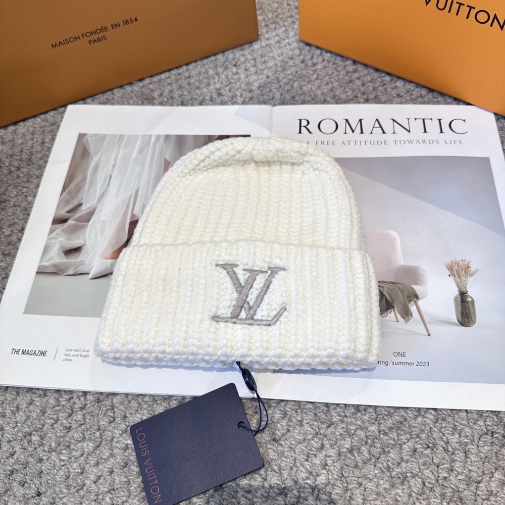 Alternative view of LOUIS VUITTON ONLY LV BEANIE CREME M90799