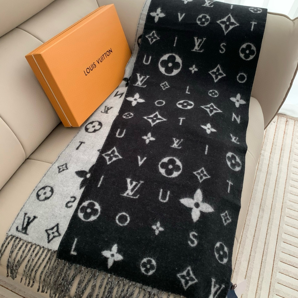 Alternative view of LOUIS VUITTON REYKJAVIK SCARF NOIR 180CM M97143