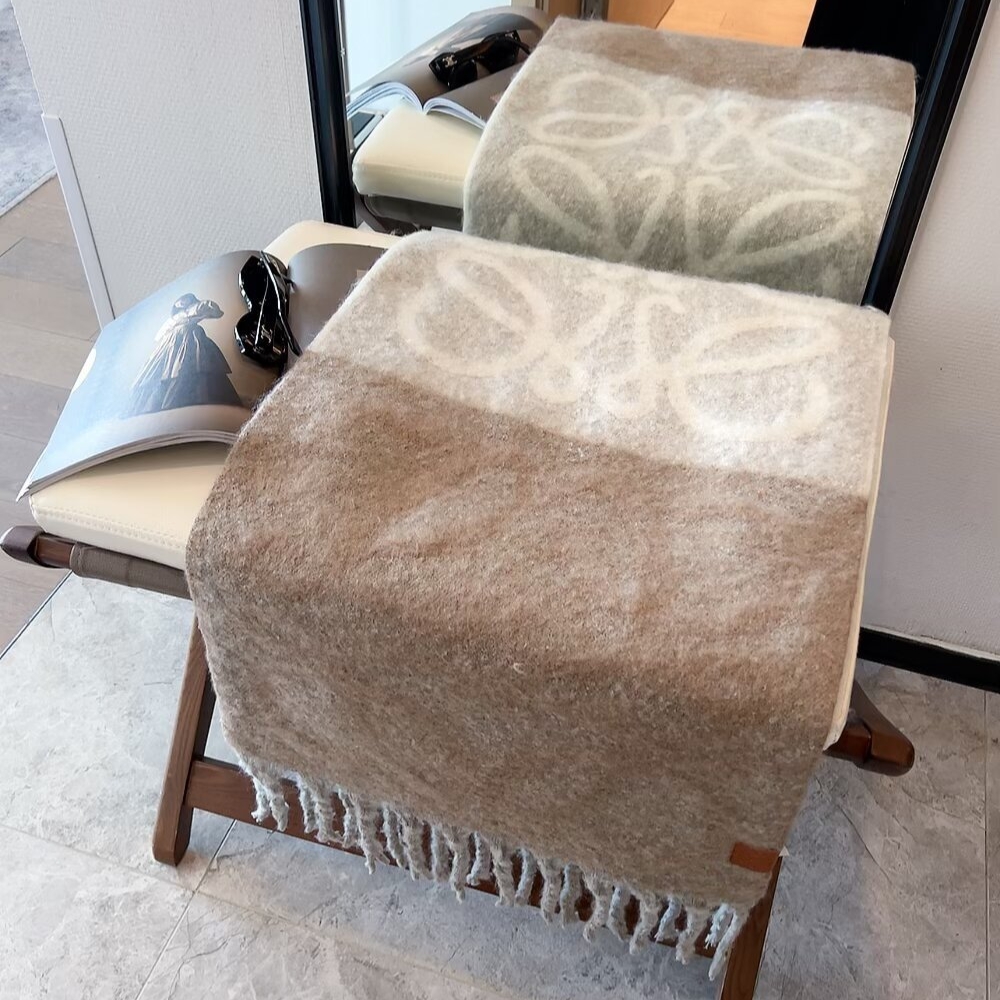 Alternative view of LOEWE ANAGRAM SCARF IN WOOL BEIGE AND WHITE F811257X79 2147