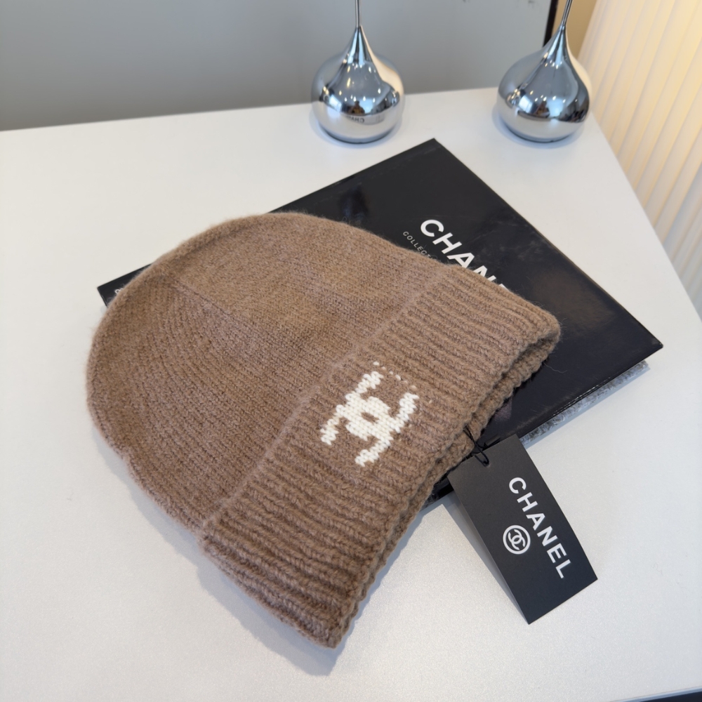 Alternative view of CHANEL CC KNITTED BEANIE BROWN