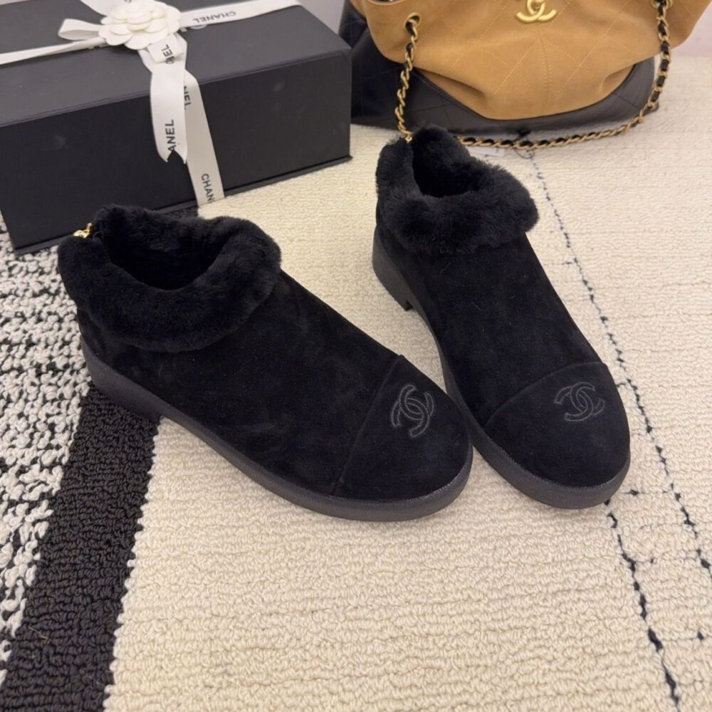 Alternative view of CHANEL SHORT BOOTS SHEARLING BLACK G45940 B17918 94305