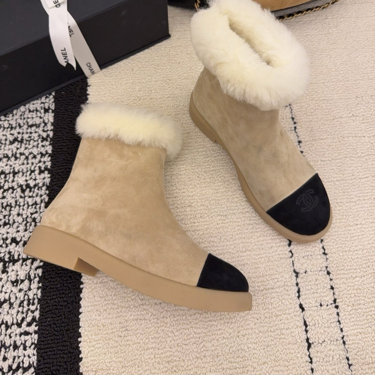 INVOICE FOR MS. Cynthia Frank(2 CHANEL SHOES Size: 39 EU – 8 US + LUXURY GIFT ) - Image 2