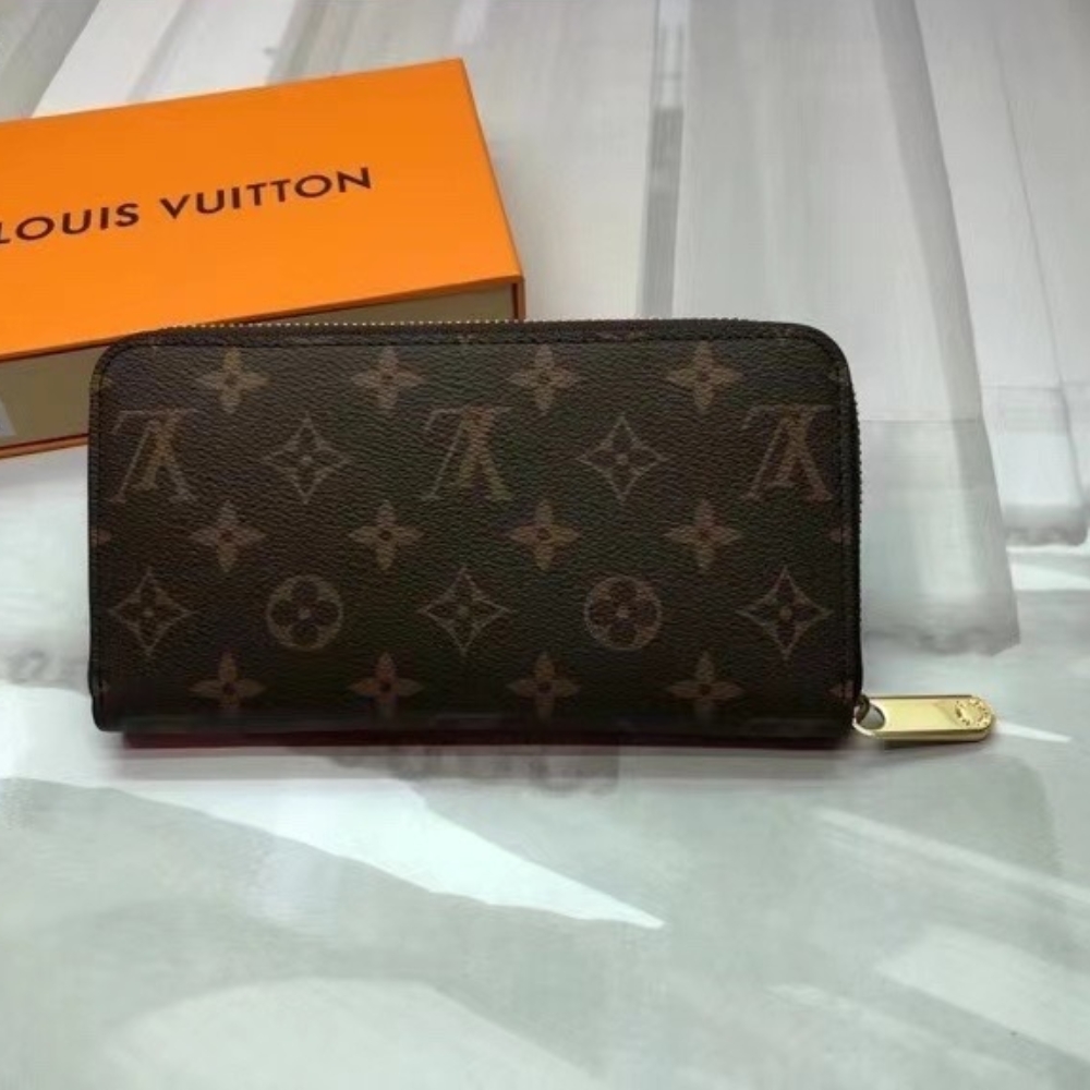 LOUIS VUITTON MONOGRAM CANVAS POLAR BEAR SARAH WALLET 19CM M62086 - Image 3